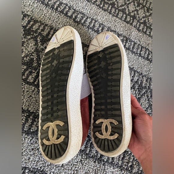 CHANEL 2016 Interlocking CC Logo Sneakers Retails $950 - Picture 3 of 7